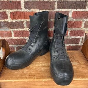 RARE Vintage 1980s US Army “Mickey Mouse” Extreme Cold Weather Boots